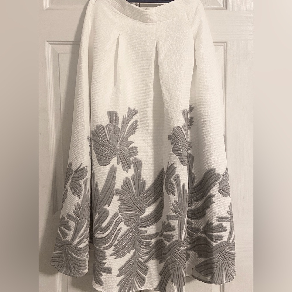 Chic White and Gray Women's Midi Skirt NWOT